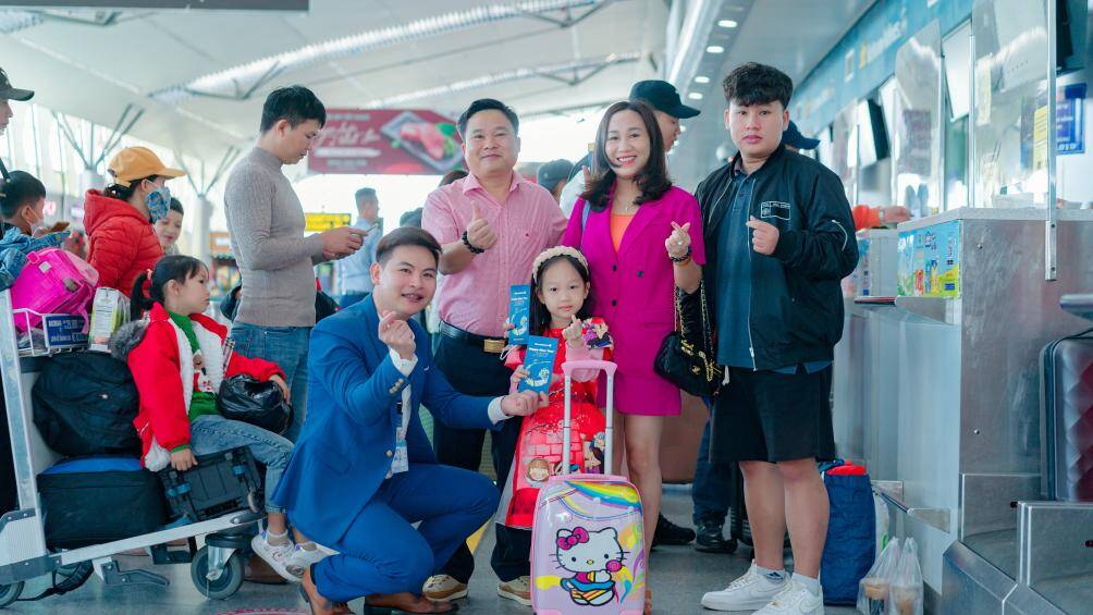 Vietravel Airlines cũng đã kích hoạt tinh thần sẵn sàng mang đến 100% chuyến bay an toàn, phục vụ nhanh chóng và hiệu quả nhất đến hành khách trong giai đoạn trước - trong - sau Tết.
