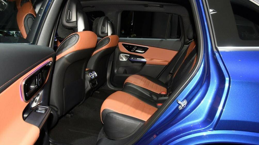 Khối động cơ này tạo ra công suất tối đa 204 mã lực hoặc 258 mã lực