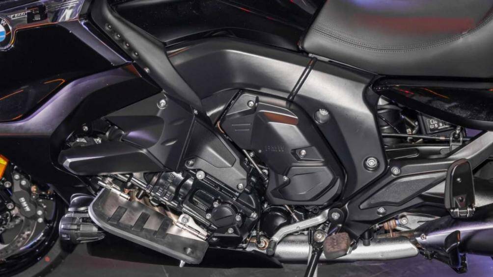 Motorrad K1600B 2023 sử dụng động cơ 6 xi-lanh thẳng hàng 1.649 cc, sản sinh công suất 160 mã lực và mô-men xoắn 180 Nm