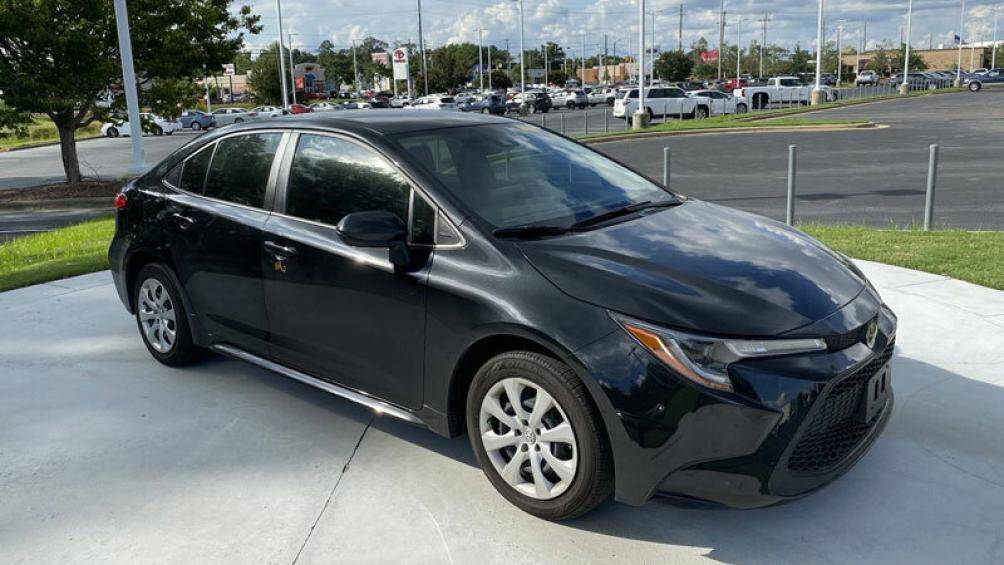 1. Toyota Corolla (doanh số: 1,12 triệu chiếc)