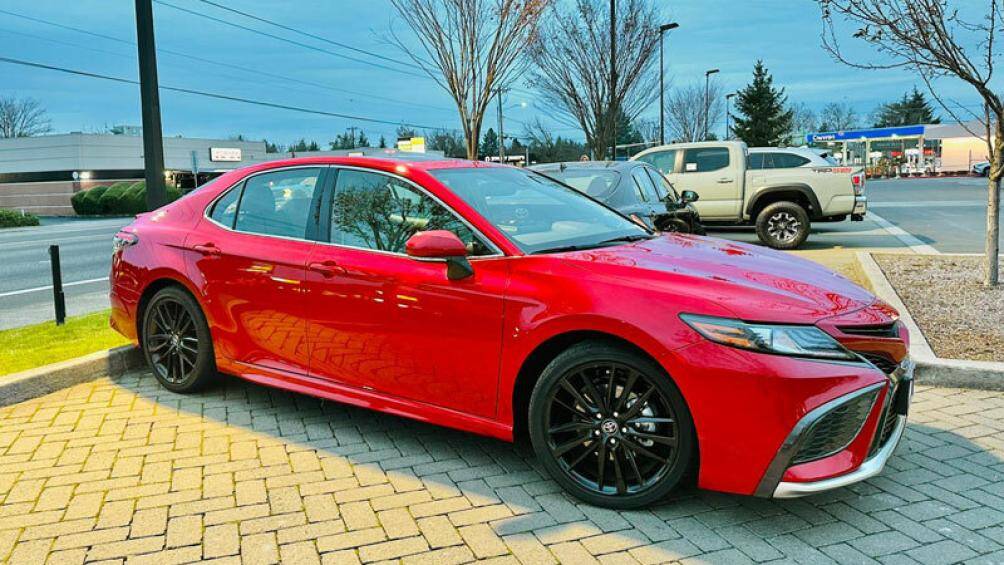 5. Toyota Camry (doanh số: 675.272 chiếc)