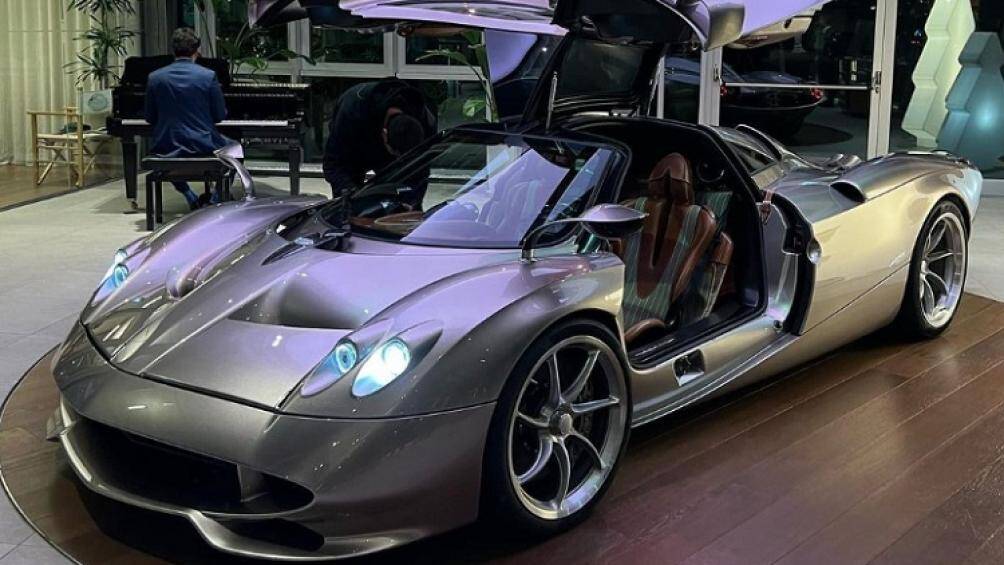Chiếc Pagani Huayra Codalunga thứ 2 mang màu sơn đồng Ayamara Bronze vừa được bàn giao cho Oleg Egorov, chủ sở hữu hãng độ TopCar Design