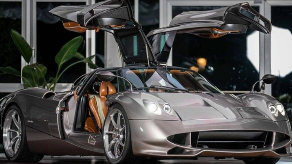 Pagani Huayra Codalunga hàng thửa là biến thể đặc biệt của dòng siêu xe Huayra cùng số lượng sản xuất giới hạn chỉ 5 chiếc trên toàn cầu