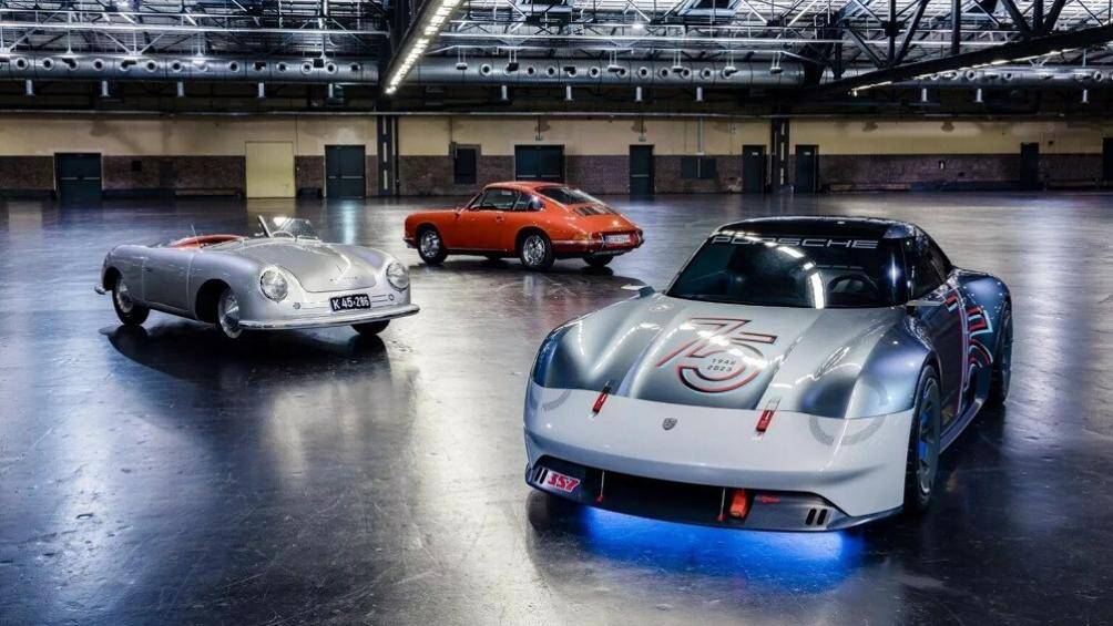 Tương tự đàn anh 356, Porsche Vision 357 cũng được trang bị cột A màu đen để tạo sự liền lạc giữa kính lái và kính cửa sổ bên sườn