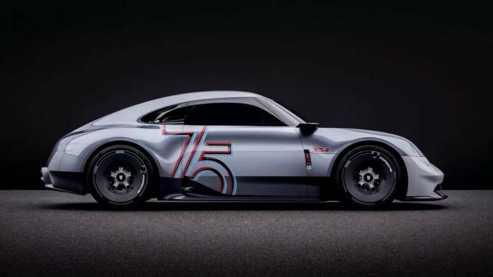 Mẫu xe concept mới này cũng có những chi tiết hiện đại như tay nắm cửa tích hợp vào cửa sổ, đèn pha hình tròn và vành bằng magiê 20 inch