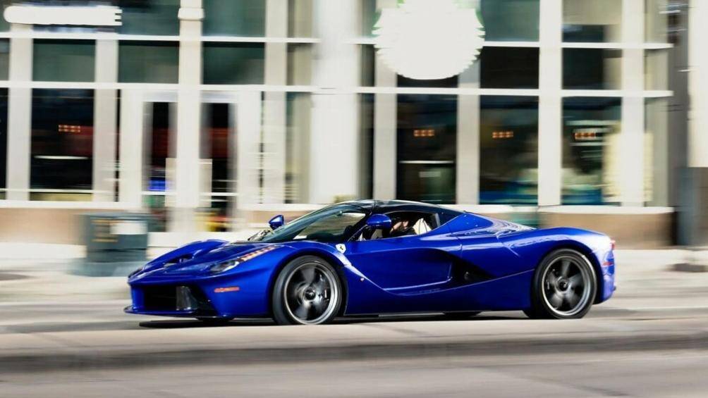 Siêu xe Ferrari LaFerrari này có gì hấp dẫn so với 498 xe còn lại sản xuất ra cho các khách hàng? Câu trả lời nằm ở phối màu xanh Blu Elettrico