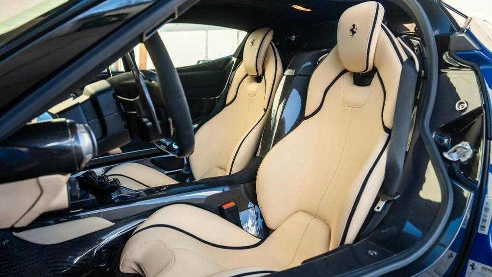 Siêu xe triệu đô Ferrari LaFerrari có thời gian tăng tốc từ vị trí xuất phát lên 100 km/h chỉ trong 3,1 giây trước khi đạt vận tốc tối đa 350 km