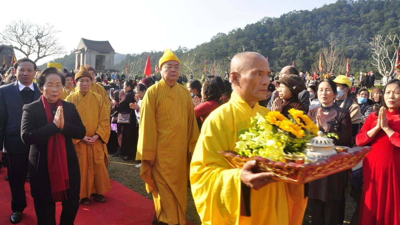 Sáng 31/1 (tức ngày 10 tháng Giêng Xuân Quý Mão), tỉnh Quảng Ninh đã phối hợp tổ chức lễ hội Xuân Yên Tử 2023 tại Trung tâm tổ chức lễ hội – Cung Trúc Lâm ở xã Thượng Yên Công, TP Uông Bí. Tham dự lễ Khai hội có các đồng chí: Nguyễn Thị Doan, Nguyên Phó Chủ tịch Nước; Nguyễn Xuân Ký, Ủy viên Trung ương Đảng, Bí thư Tỉnh ủy, Chủ tịch HĐND tỉnh; Trịnh Thị Minh Thanh, Phó Bí thư Tỉnh ủy; Cao Tường Huy, Quyền Chủ tịch UBND tỉnh; Nguyễn Thị Hạnh, Phó Chủ tịch UBND tỉnh cùng lãnh đạo Giáo hội Phật giáo Việt Nam và Giáo hội Phật giáo tỉnh Quảng Ninh.