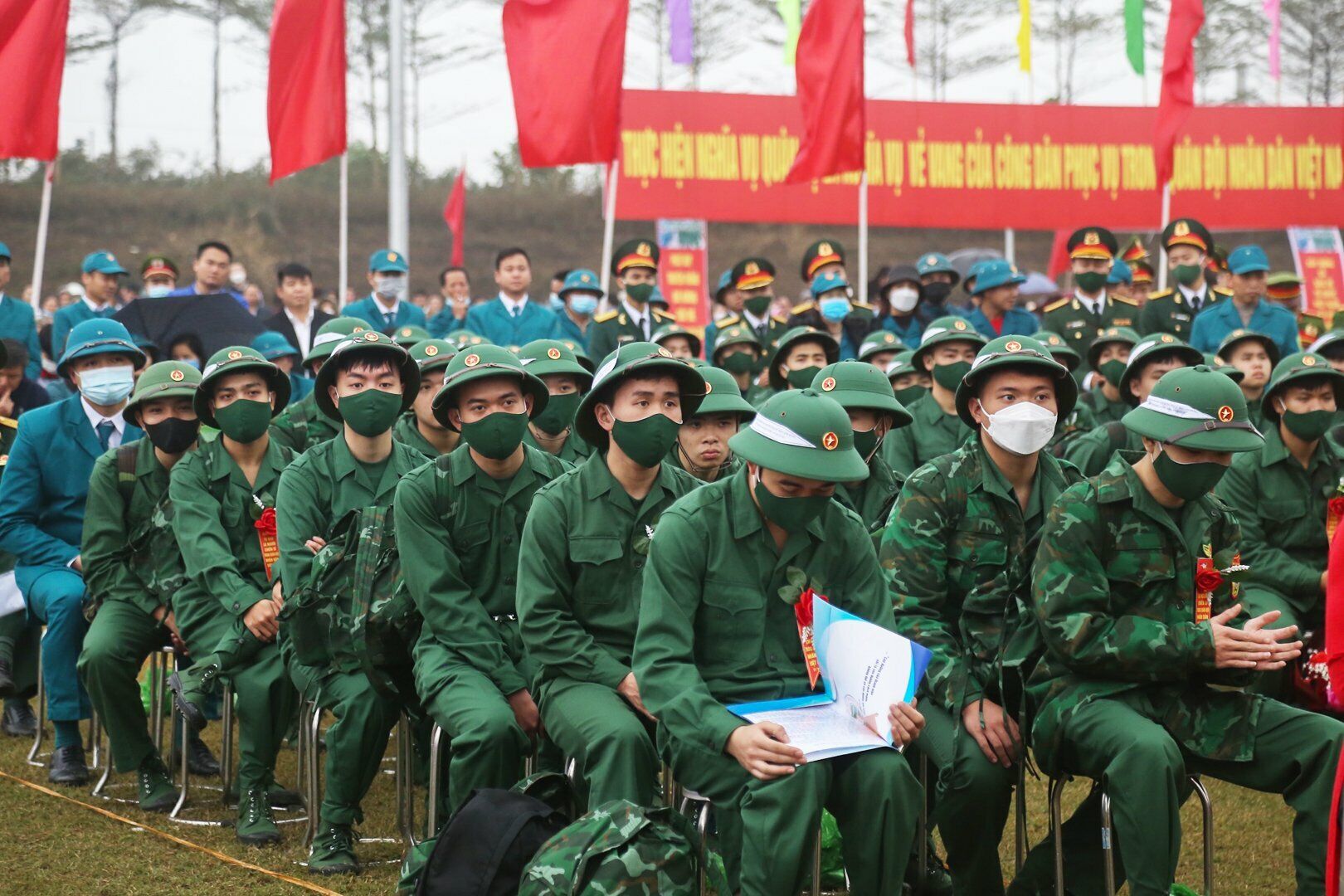 Trong sáng nay, tại huyện Thạch Thất cũng diễn ra lễ giao nhận quân năm 2023.