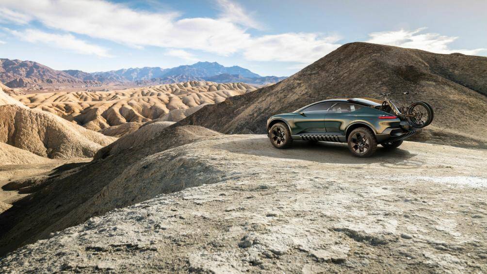 Không gian có thể thu gọn lại nhờ các cửa trượt trong suốt và vách ngăn cơ giới phía sau khu vực hành khách