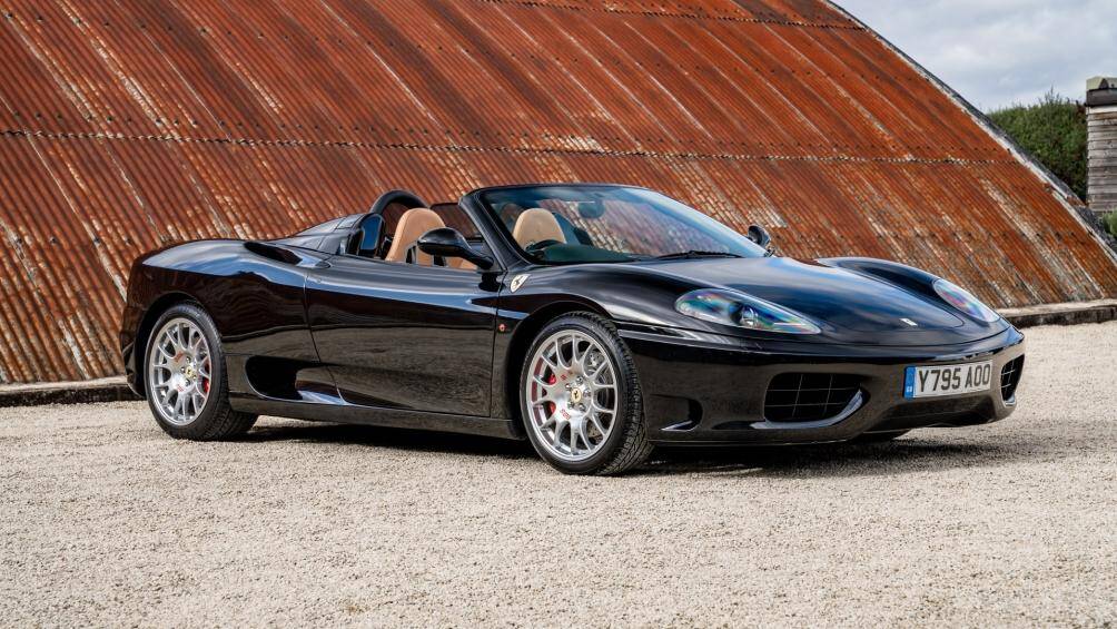 Chiếc siêu xe này đang được rao bán với mức giá 110.000 bảng Anh (khoảng 133.250 USD)