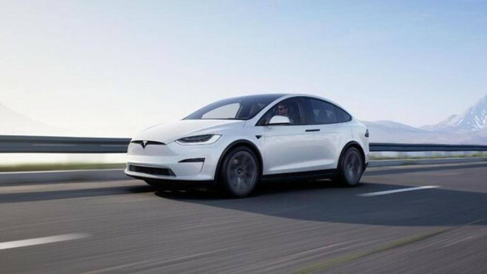 6. Tesla Model X Plaid 2022