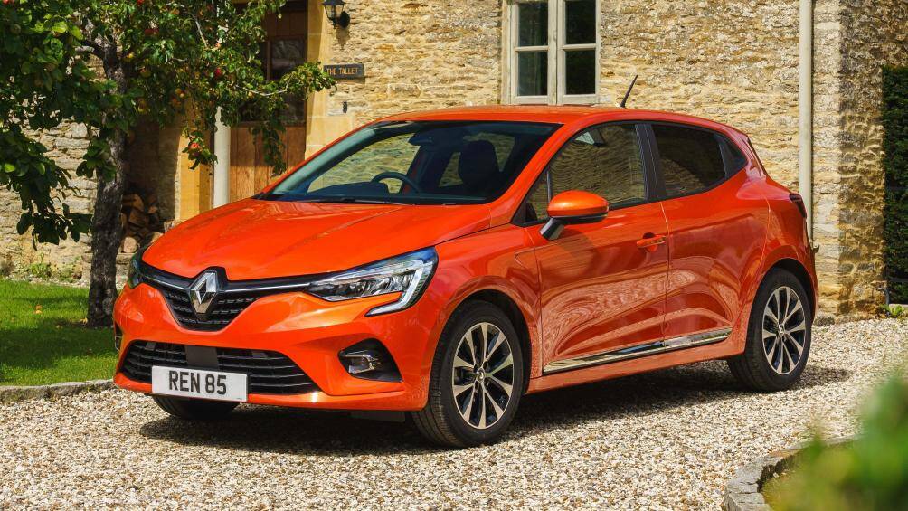10. Renault Clio: doanh số 143.561 chiếc, giảm 27% so với năm 2021