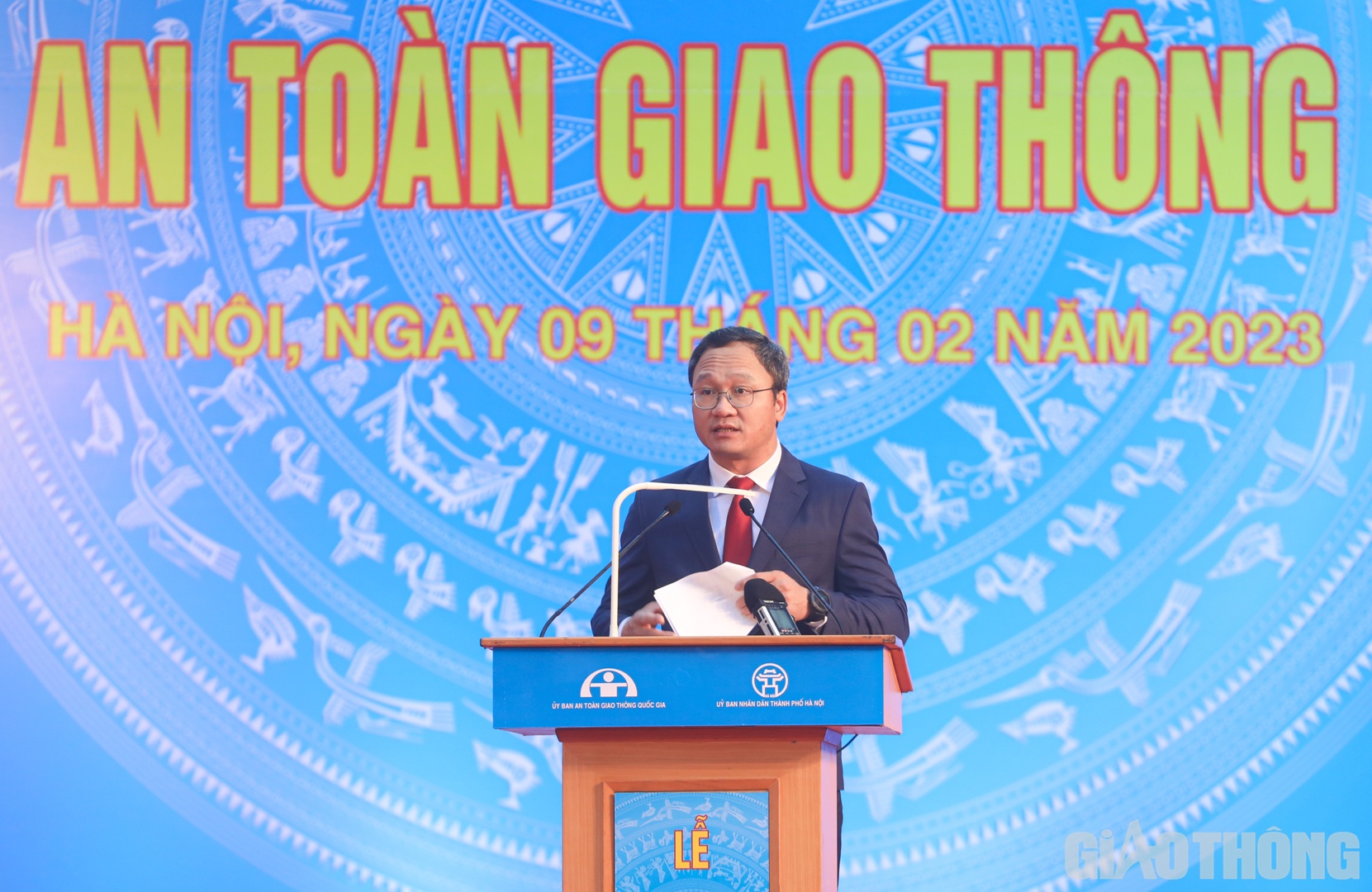 Phó Chủ tịch chuyên trách Ủy ban ATGT Quốc gia Khuất Việt Hùng phát biểu tại Lễ phát động ra quân năm An toàn giao thông 2023.
