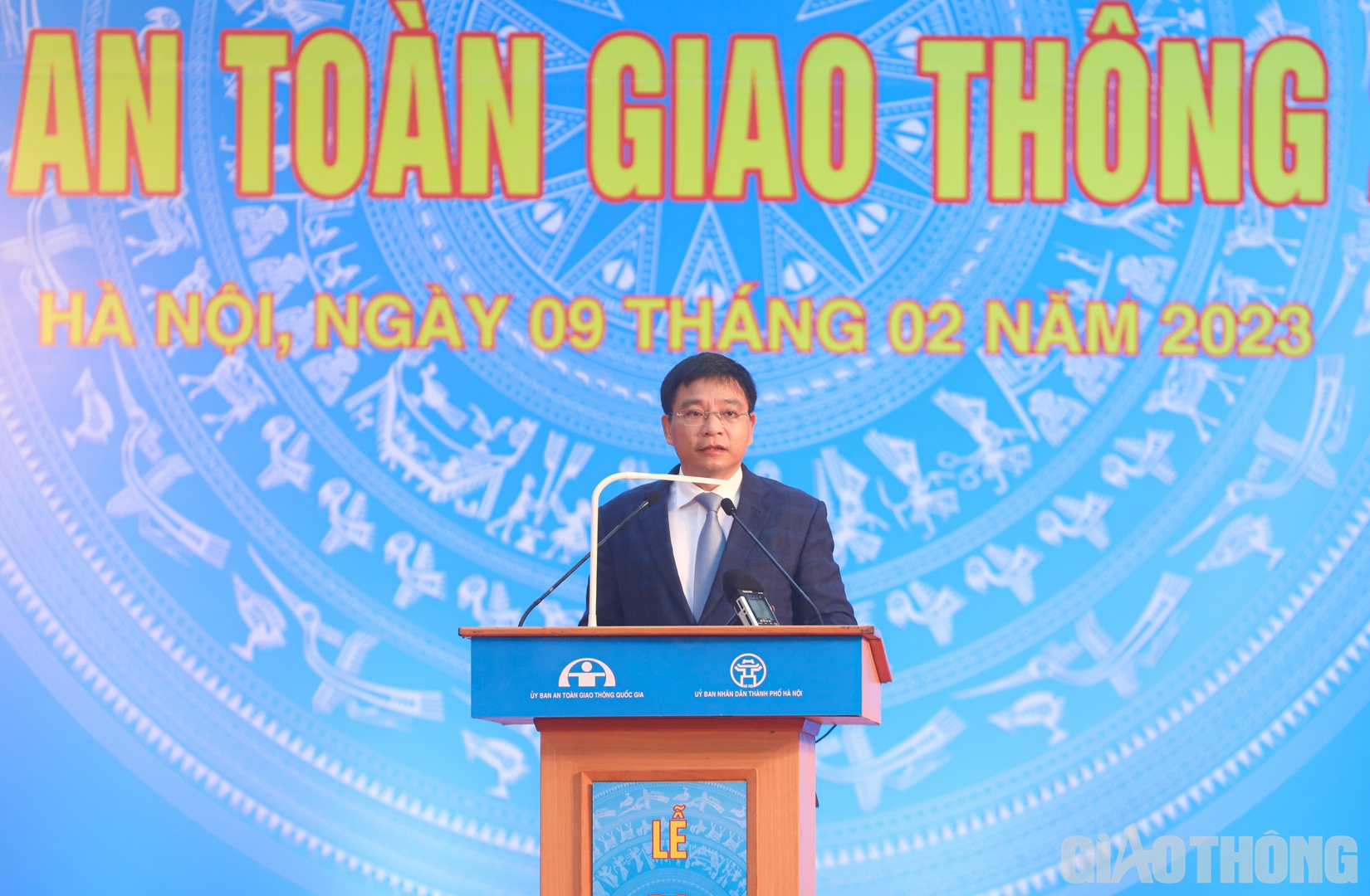 Thay mặt Phó Thủ tướng Chính phủ, Chủ tịch Ủy ban An toàn giao thông Quốc gia, Bộ trưởng Bộ GTVT, Phó Chủ tịch Thường trực Ủy ban ATGT Quốc gia Nguyễn Văn Thắng đã phát động Lễ ra quân năm An toàn giao thông 2023 trong sáng 9/2.