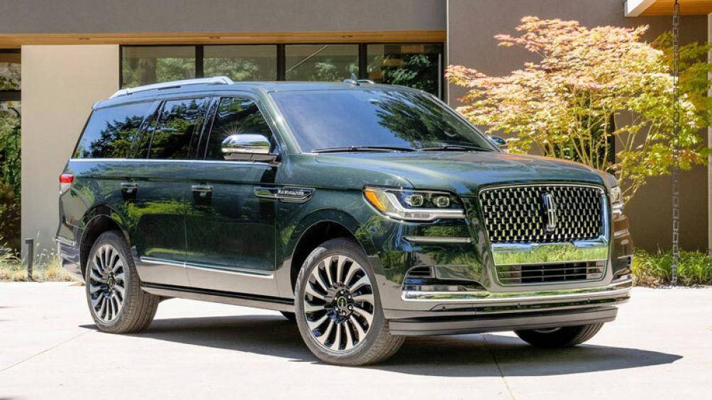 4. Lincoln Navigator 2023 (giá khởi điểm: 79.725 USD)