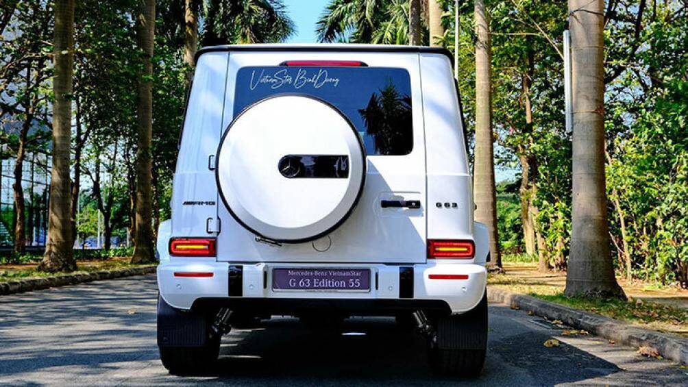 Mercedes-AMG G63 Edition 55 chỉ mất thời gian tăng tốc từ 0-100 km/h trong 4,5 giây và có thể đạt vận tốc tối đa 220 km/h