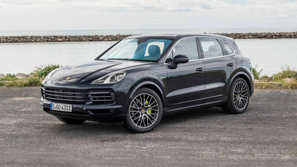 10. Porsche Cayenne 2023 (giá khởi điểm: 72.200 USD)
