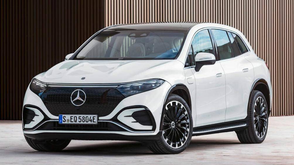 4. Mercedes-Benz EQS SUV 2023 (giá khởi điểm: 104.400 USD)