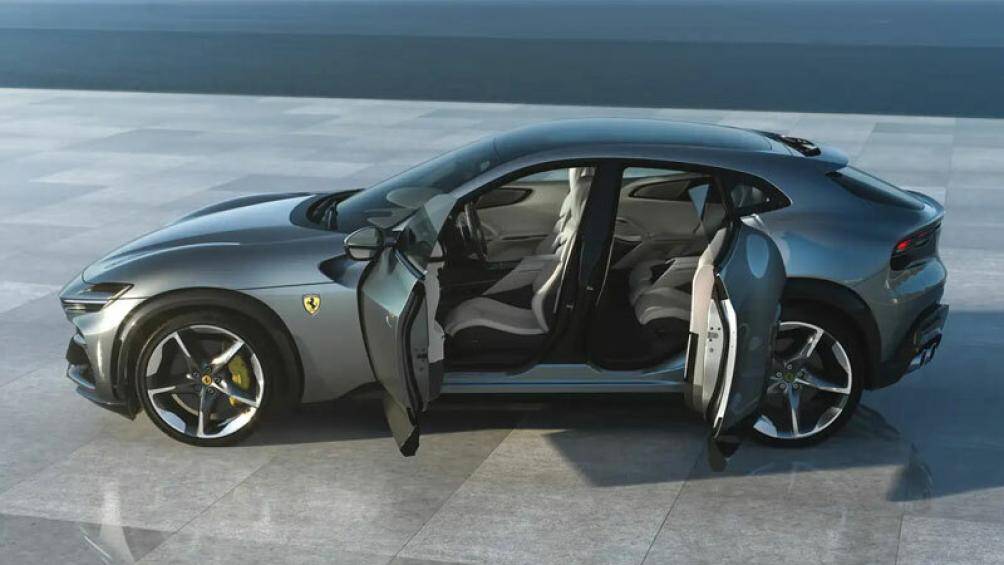 5. Ferrari Purosangue 2023 (giá khởi điểm: 338.255 USD)