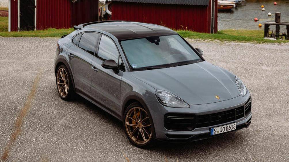 6. Porsche Cayenne Turbo GT (vận tốc tối đa: 299 km/h)