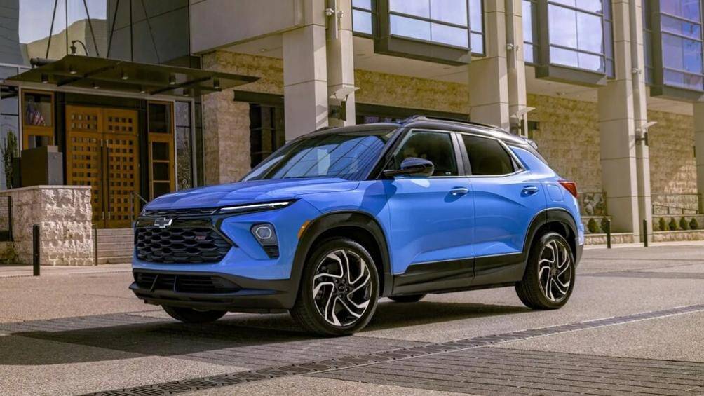 Siêu phẩm SUV Chevrolet Trailblazer 2024 vừa ra mắt đã được tinh chỉnh và bổ sung thêm nhiều trang bị