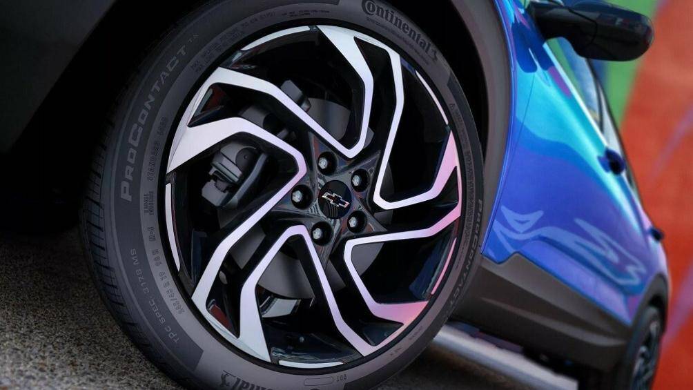 Cùng với đó là 2 tùy chọn màu mới Copper harbour Metallic và Cacti Green, bộ mâm 19 inch với 5 chấu kép