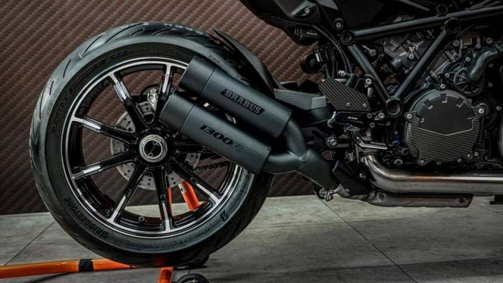Với mức giá lên đến hơn 2,2 tỷ đồng, nhiều người cho rằng KTM Brabus 1300 R sẽ dành cho những người có đam mê thực thụ
