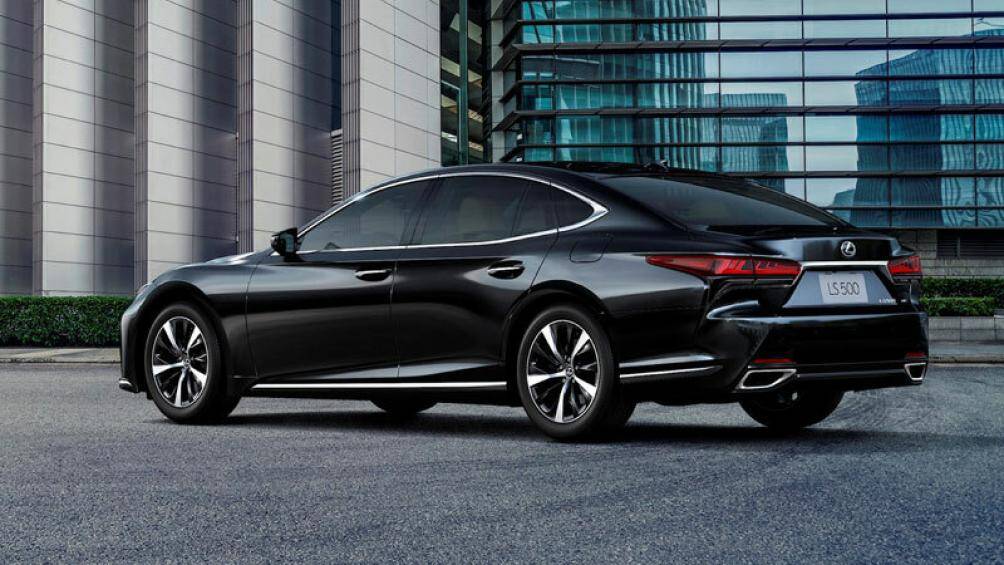 4. Lexus LS