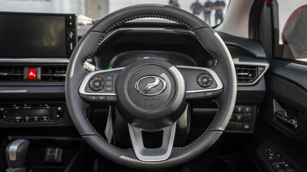 Tại thị trường Malaysia, Perodua Axia thế hệ mới có giá dao động từ 36.800 - 49.500 RM (khoảng 202 - 272 triệu đồng)