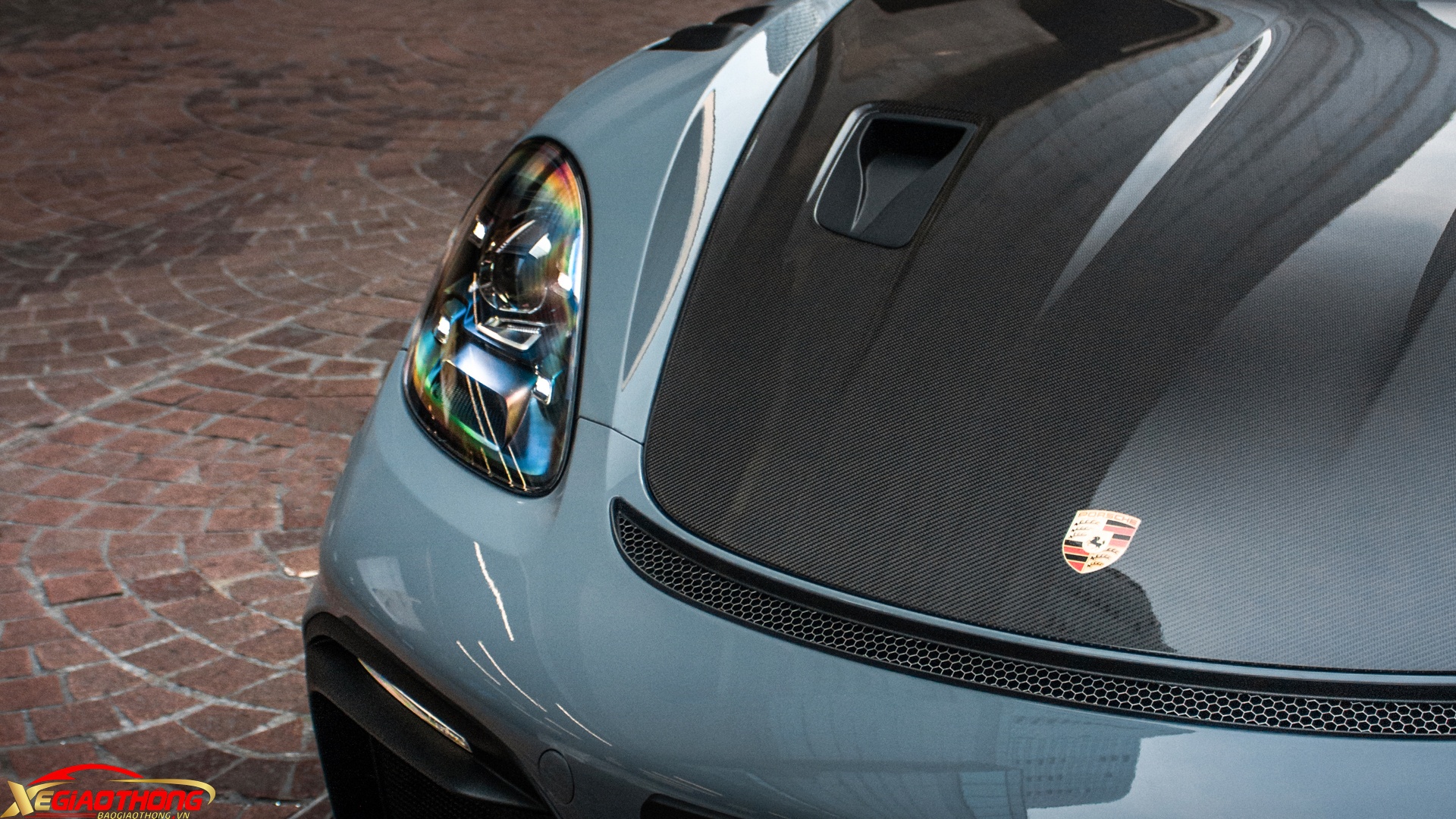 Hiện chưa rõ chủ nhân đã chi bao nhiêu tiền để mua siêu xe đến từ Đức này về Thái Lan. Giá của mẫu xe 718 GT4 RS khởi điểm từ 141.700 USD