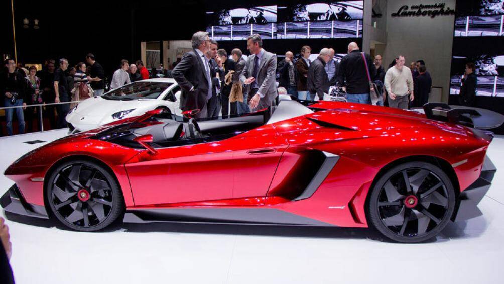 6. Lamborghini Aventador J Roadster (giá: 2,8 triệu USD)
