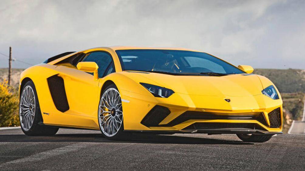 9. Lamborghini Aventador (công suất tối đa: 769 mã lực)