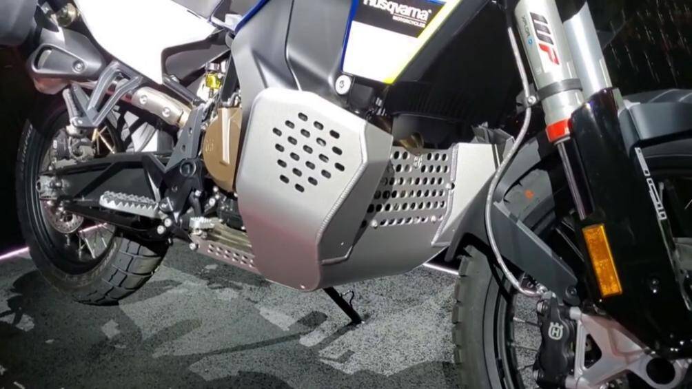 Đáng chú ý, Norden 901 Expedition đã được trang bị giảm xóc trước loại XPLOR 48mm để thay thế phuộc APEX 43mm của bản 901 tiêu chuẩn