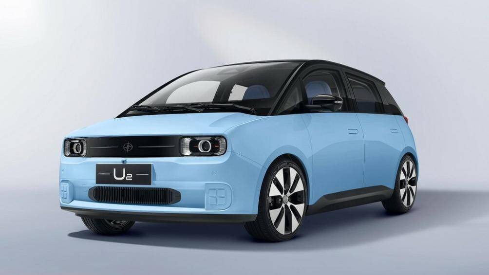 Công ty Jiangnan Automobile đã vén màn mẫu ô tô điện mang tên U2 với thiết kế khiến mọi người liên tưởng đến xế cổ Suzuki Alto 1984