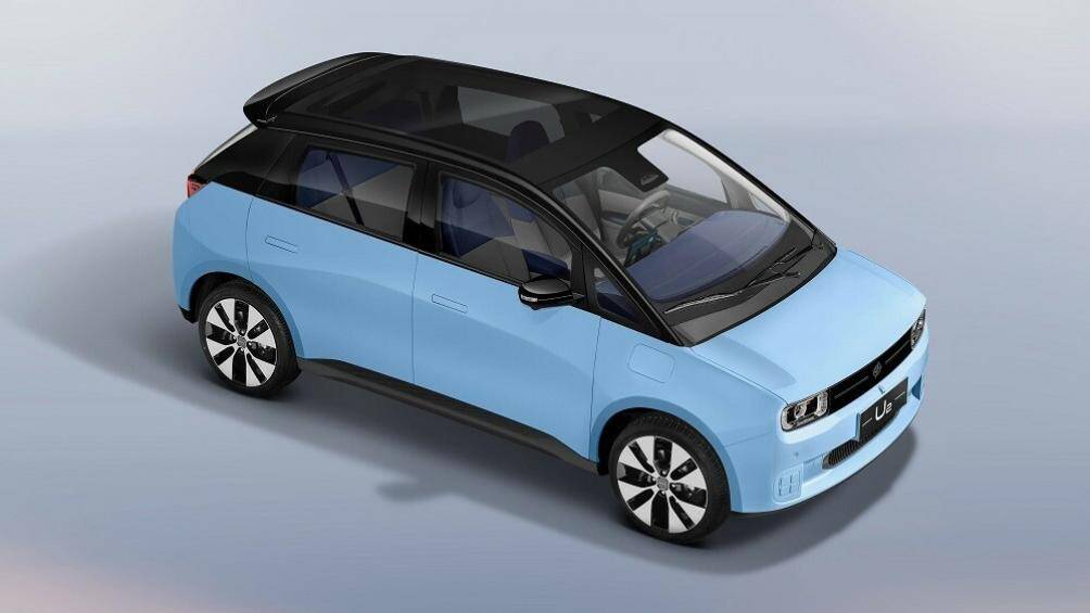 Ở bản cao cấp, xe dùng vành la-zăng có đường kính 17 inch với thiết kế 4 chấu kép. Trong khi đó, bản thấp hơn sử dụng vành 16 inch