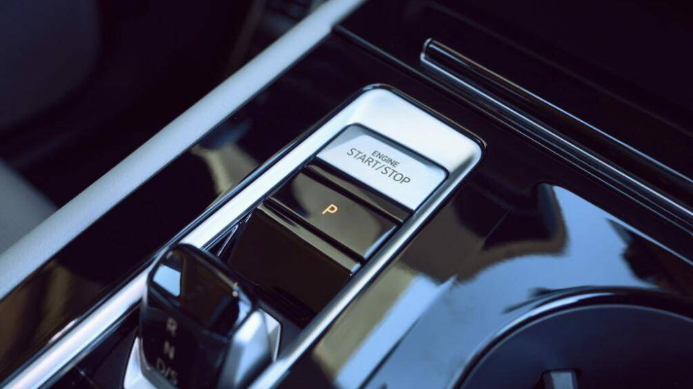 Về vận hành, Volkswagen Atlas 2024 sử dụng động cơ xăng 4 xi-lanh, tăng áp, dung tích 2.0L mới cho công suất tối đa 269 mã lực và mô-men xoắn cực đại 370 Nm