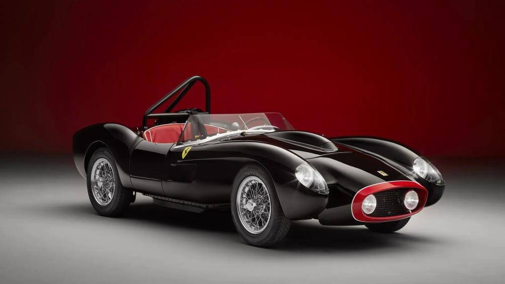 Giờ đây mô hình xe đồ chơi này đã có thể đạt tốc độ tối đa là 80 km/giờ. Testa Rossa J Pacco Gara cho cảm giác lái thể thao hơn bản tiêu chuẩn