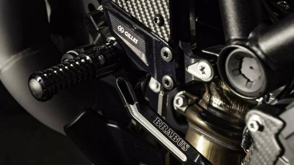 Mẫu xe được sản xuất giới hạn chỉ 290 chiếc. Giá khởi điểm của xe từ 42.500 Euro ở Đức (tương đương 1,1 tỷ đồng)