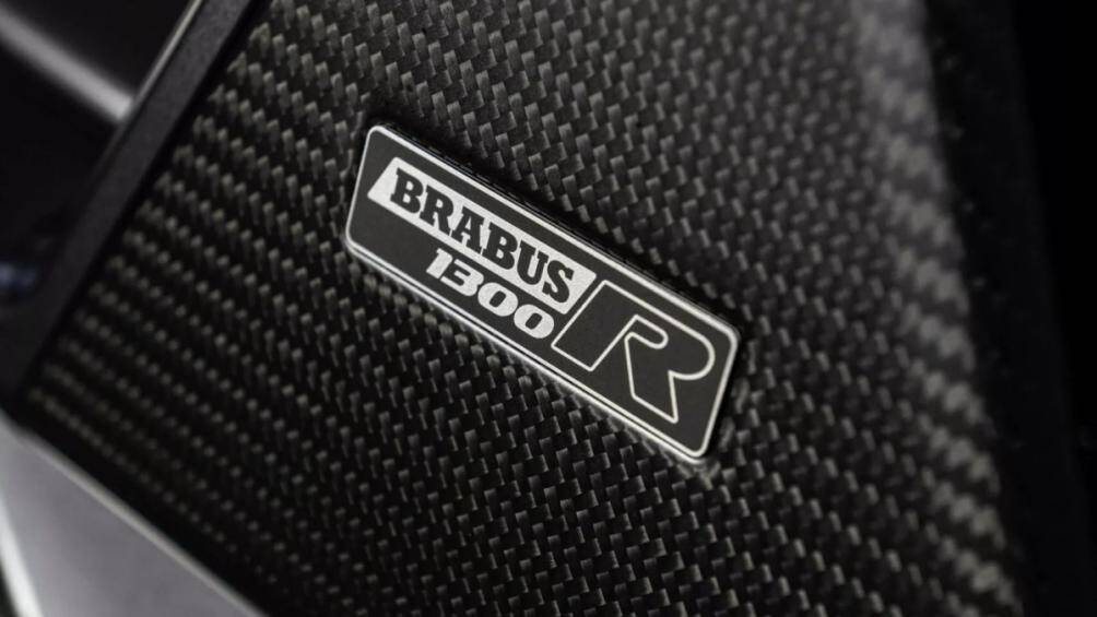 Brabus 1300 R Edition 23 được cung cấp với hai màu sơn đặc biệt - Superblack và Stealth Grey