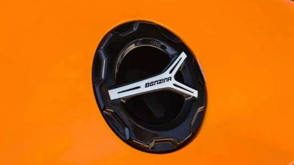 Giá hiện tại của mẫu xe này thấp hơn tầm 400.000 USD (khoảng 9,4 tỷ đồng) so với thời điểm mới ra mắt