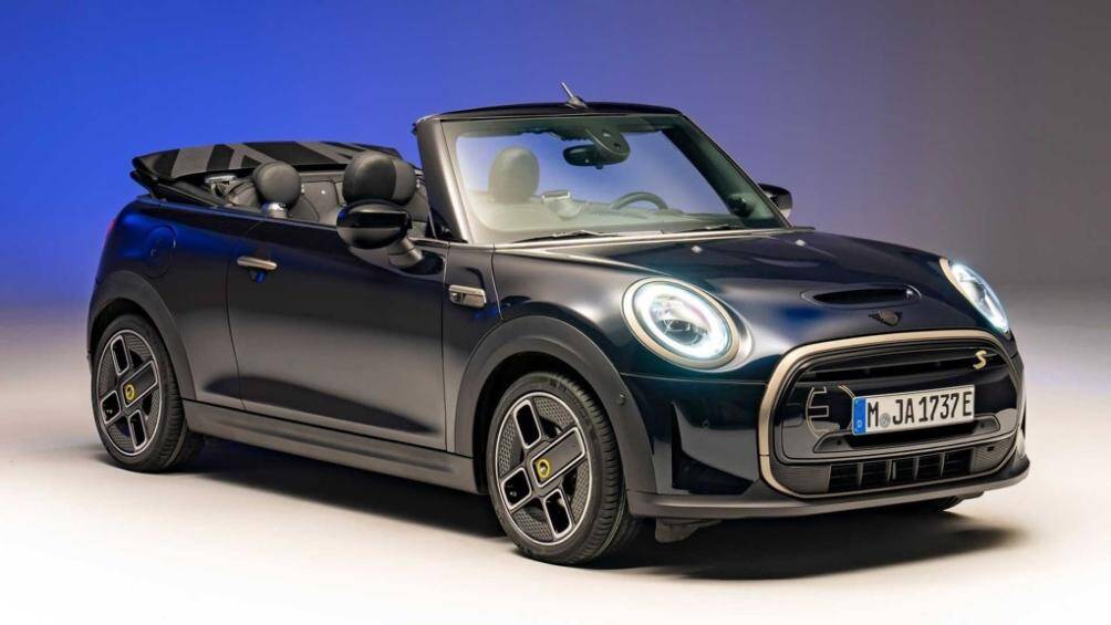 Mini đã chính thức giới thiệu mẫu xe điện Mini Cooper SE Convertible với số lượng giới hạn chỉ 999 chiếc trên toàn thế giới