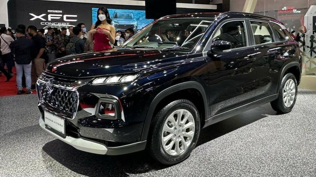 Tại thị trường Indonesia, Suzuki Grand Vitara 2023 có 2 phiên bản là GL và GX