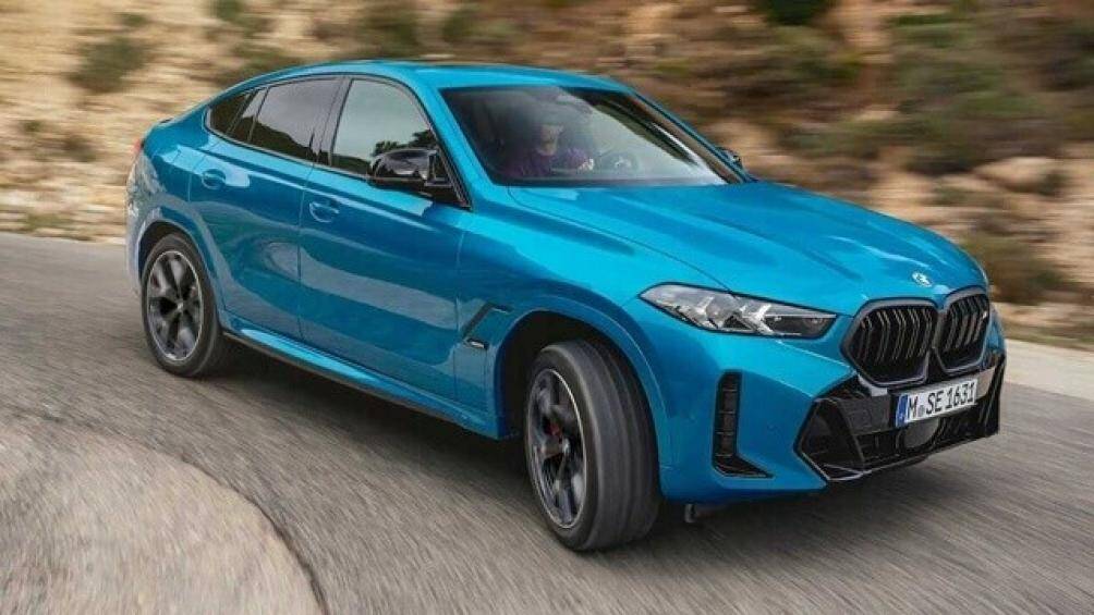 BMW X6 được nâng cấp cản trước hình bát giác và lớp sơn đen hoàn toàn cùng với bộ lưới tản nhiệt hình quả thận đặc trưng
