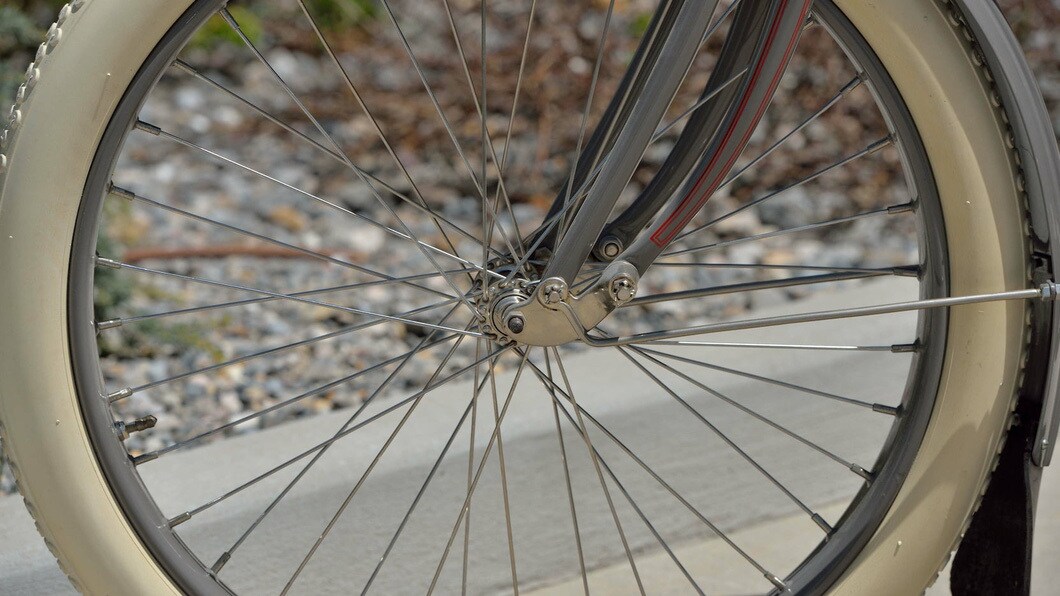 Một số trang web mô tô cổ điển chuyên theo dõi việc bán đấu giá xe mô tô cổ xác nhận, Harley-Davidson Strap Tank đạt mức giá cao nhất từ trước đến nay