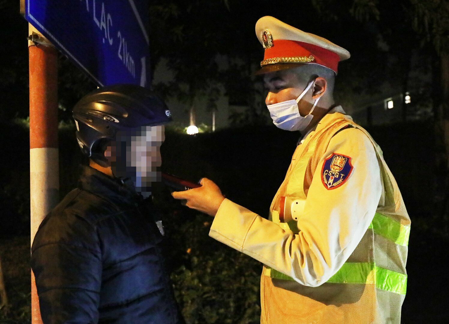 Đại úy Nguyễn Văn Kiểm, cán bộ Đội CSGT Công an huyện Hoài Đức cho biết, hiện nay số lượng lái xe vi phạm nồng độ cồn vẫn còn nhưng đã giảm đáng kể so với trước đó.