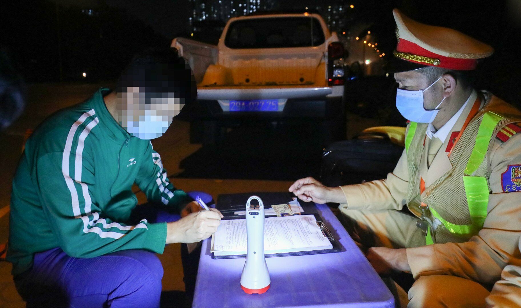 Với lỗi vi phạm này, tài xế M.V.T. sẽ bị phạt 7 triệu đồng, tước GPLX xe 11 tháng và bị tạm giữ phương tiện.