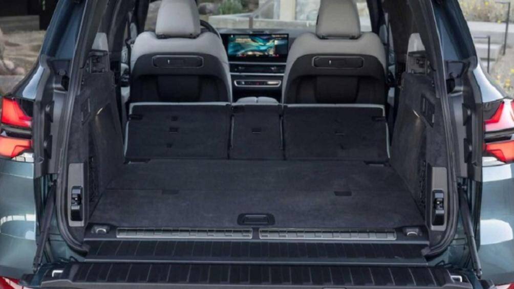 Hệ truyền động này sản sinh công suất 523 mã lực và mô-men xoắn cực đại 750 Nm