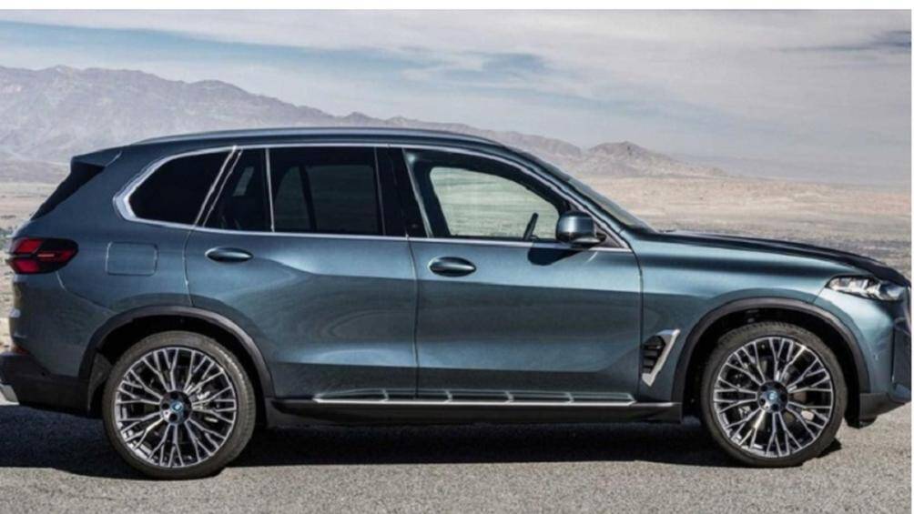 Một số màu sơn ngoại thất mới gồm: Blue Ridge Mountain metallic, Brooklyn Grey metallic, Skyscraper Grey metallic và Frozen Pure Grey, Marina Bay Blue