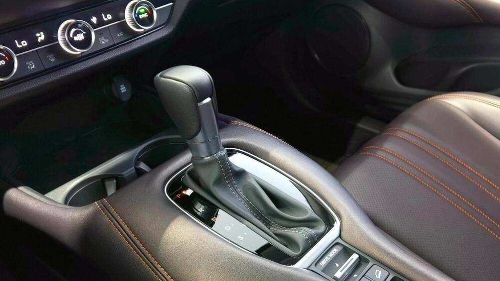 Bảng đồng hồ 10,2 inch, màn hình cảm ứng điều khiển trung tâm 10,1 inch, màn hình HUD, vô lăng 3 chấu đa chức năng và hệ thống Honda Connect 3.0